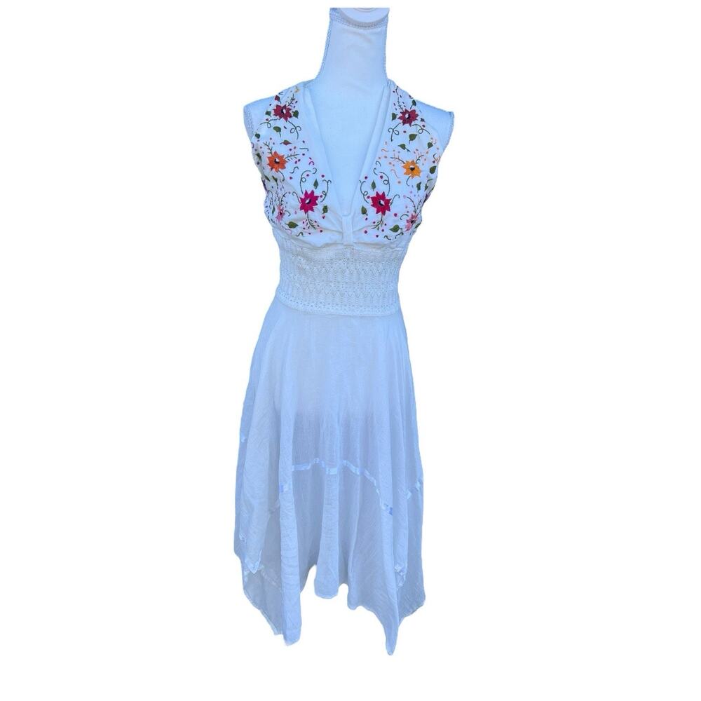 White Mexican Style Floral Embroidered Halter Dress Handkerchief Hem Size M - Picture 1 of 6